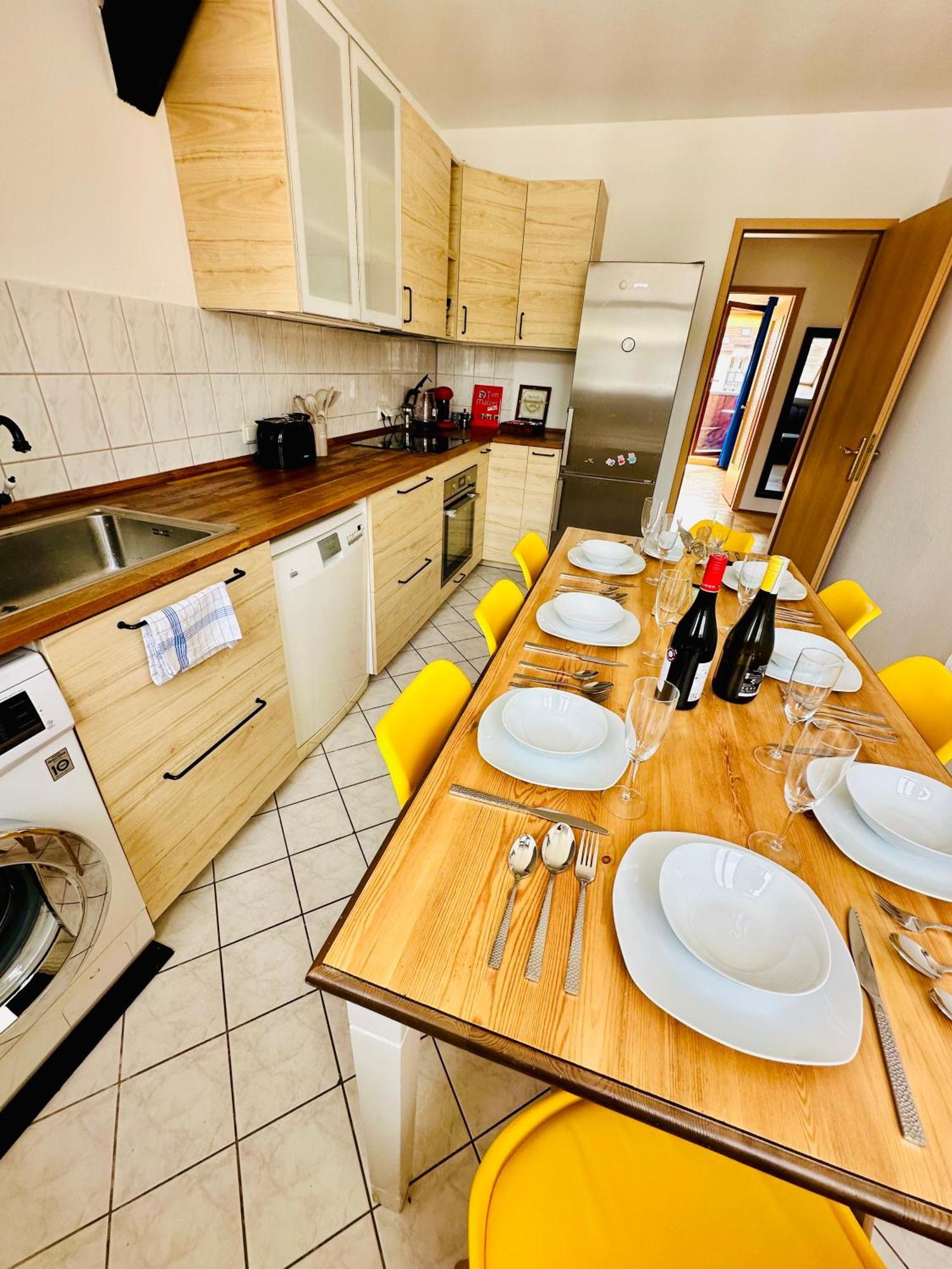Massive Karli Loft - Over 130 Meters Floor Space - Home Theater Room - 4 Private Sleeping Areas - Best Location In Leipzig Eksteriør billede